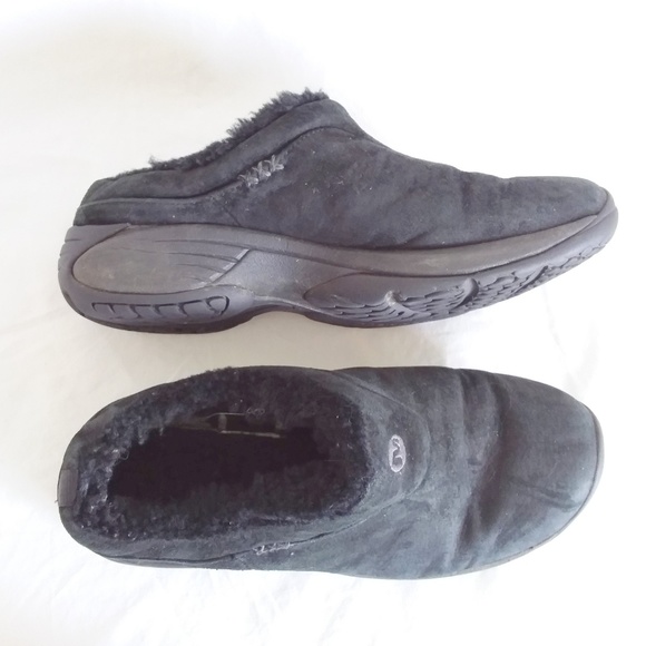 Merrell Shoes - Merrell Ice Black Shearling Lined Suede Clog 7.5